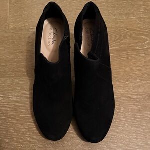 Clarks comfort size 8 platform Women's Black Ankle Booties